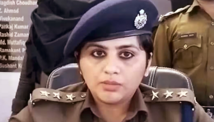22 की उम्र में बनी IAS ! 28 में  इस्तीफा देकर चर्चाओं में आई! जानिए कौन है बिहार की "लेडी सिंघम" काम्या मिश्रा ?