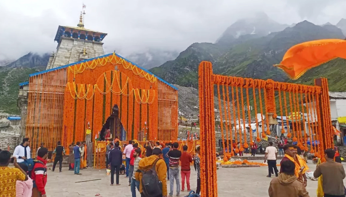 केदारनाथ यात्रा के लिए तैयारियां पूरी, 108 क्विंटल फूलों से सजाया गया मंदिर परिसर... श्रद्धालुओं ने की CM धामी की तारीफ