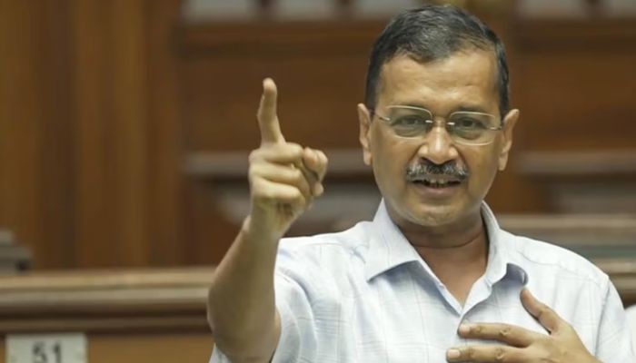 नामांकन करने पहुंचे केजरीवाल ने लोगों से अपील कर कहा - 'काम के नाम पर वोट दीजिएगा'