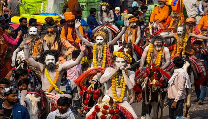 अमृत स्नान में सीएम योगी की नजर, सुरक्षा के कड़े इंतजामों के बीच हुआ भव्य आयोजन