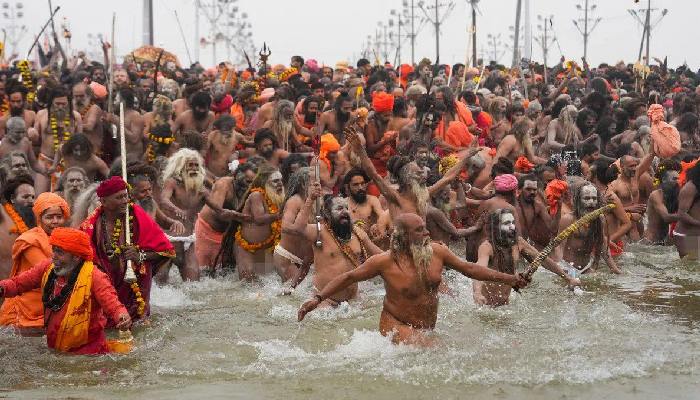 Maha Kumbh: कैसी होती है श्रद्धालुओं की गिनती? अब तक कितने लोगों ने लगाई डुबकी?