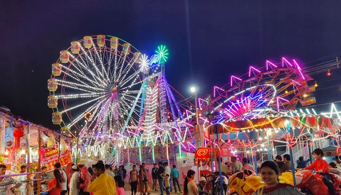 Dussehra Mela: दशहरा का मेला देखने जा रहे है तो इन चीजों का रखें ख़ासा ध्यान, वर्ना पुलिस भी नहीं कर पाएंगी आपकी मदद