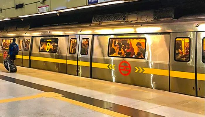 अब दिल्ली मेट्रो के किराए में आप खुद से कर सकते है कटौती, इन टिप्स से बचाएं पैसे