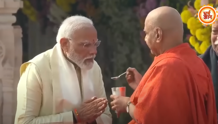 रामलला की चौखट से Modi को चरणामृत पिलाकर, अब 400 पार पर की भविष्यवाणी