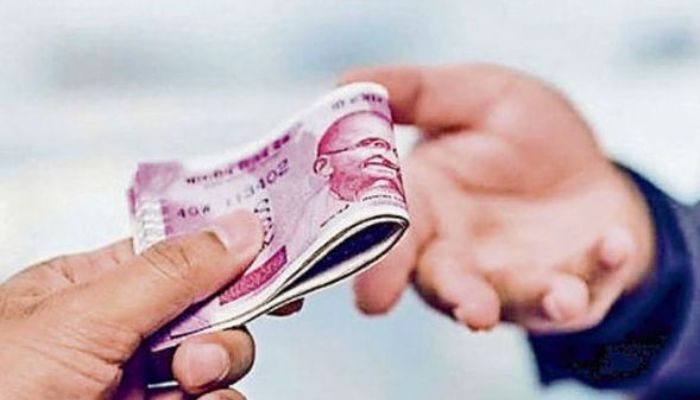 आचार संहिता लागू के बाद अगर अब उम्मीदवारों ने वोट के लालच में जनता को बांटे पैसे, तो पड़ सकता है पछताना