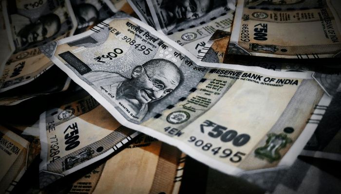 Cash Limit At Home: घर में ऐसे केश रखना आपको पड़ सकता है भारी, अगर की ये गड़बड़ी तो तुरंत जाएंगे जेल