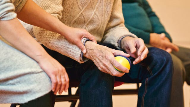 Senior Citizen Saving Scheme: ये स्कीम है बुजुर्गो के रिटायरमेंट के लिए बेमिसाल, ऐसे करें आवेदन