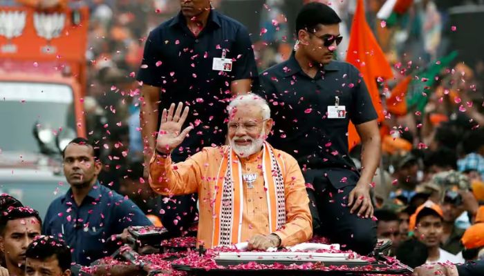 पीएम मोदी ने भारत में लिखी प्रगति की कहानी, जमीन से लेकर आसमान तक अपना झंडा किया बुलंद