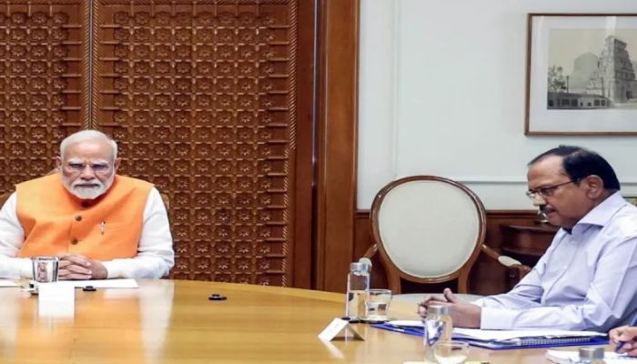 अचानक PM मोदी से मिलने पहुंचे NSA अजित डोभाल, भारत ने लाहौर पर किया मिसाइल अटैक