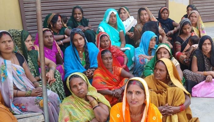 हर्षोल्लास के बीच ये कैसा शोक? जानिए क्यों होली के दिन 28 गाँव मनाते है शोक