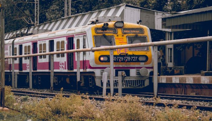 Indian Railway: अब नहीं कर सकते है जवान फ्री में ट्रेन यात्रा, जानें और कौन से बदलें है नियम ...