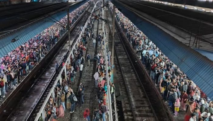 अब नहीं होगी भगदड़! 60 रेलवे स्टेशनों पर यात्रियों को मिलेगी सुरक्षित यात्रा की गारंटी