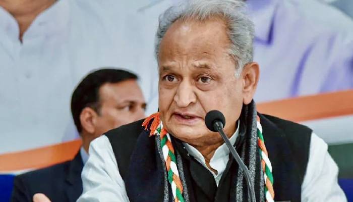 उद्धव ठाकरे के बैग की हुई जांच तो भड़के कांग्रेस के दिग्गज नेता अशोक गहलोत ने मोदी सरकार पर साधा निशाना