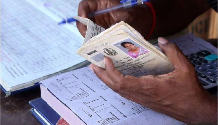 राशन कार्ड धारकों के लिए चेतावनी: अगर नहीं किया ये काम तो भूल जाएं अनाज लेना