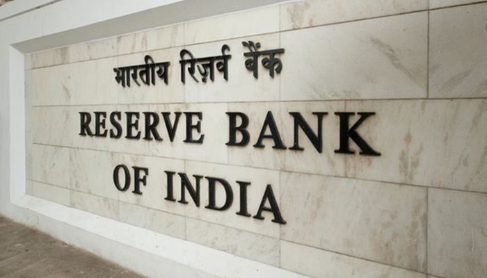 RBI Guidelines: ATM से कटे-फटे नोट निकले हैं तो No Tension, आसानी से ऐसे कर सकते हैं Exchange