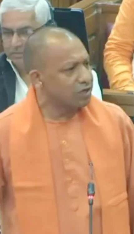 Yogi की बेबाक बात- 100 मुस्लिमों में 50 हिंदू सुरक्षित नहीं लेकिन हिंदुओं के बीच मुस्लिम सुरक्षित