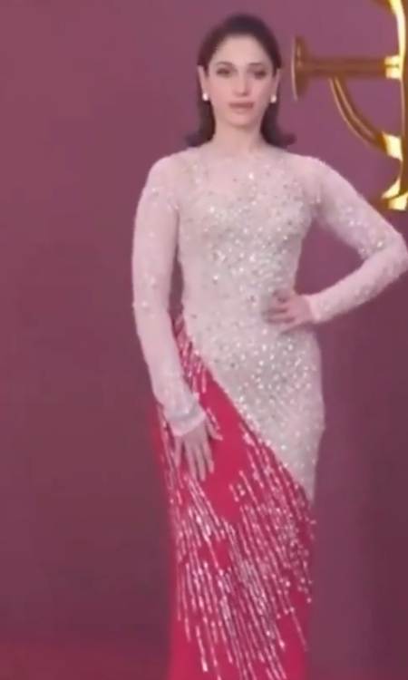 रैंप पर तमन्ना भाटिया का बोल्ड और स्टाइलिश अंदाज, लुक से नजरें हटाना मुश्किल