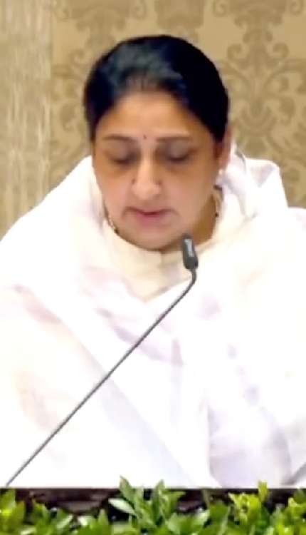 Sunetra Pawar ने Maharashtra के डिप्टी सीएम पद की ली शपथ, देखिए वीडियो