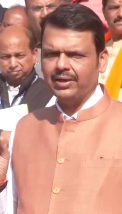 MAHARASHTRA के सीएम Fadnavis ने Rahul Gandhi को दिया मुंब तोड़ जवाब!