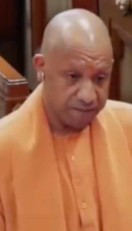 AI Summit में कांग्रेसियों के किए गए विरोध प्रदर्शन पर गुस्साए योगी ने क्या बोला ?