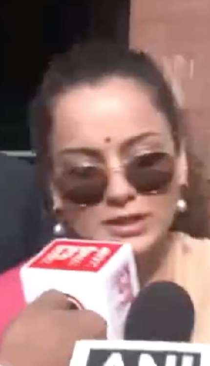 ‘वीर सावरकर को दो भारत रत्न’… Kangana Ranaut ने Mohan Bhagwat का किया समर्थन