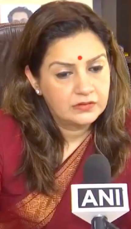 भारत–फ्रांस दोस्ती पर बड़ा बयान, Priyanka Chaturvedi ने क्या कहा?