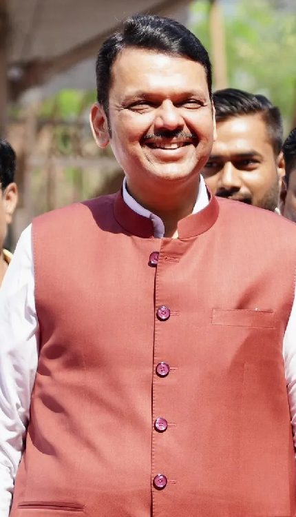 Fadnavis Govt ला रही सख्त कानून, लेकिन धर्मांतरण वाली शादी में जन्मा बच्चा किस धर्म का होगा?