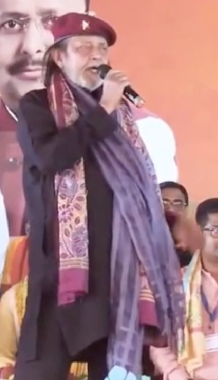 हर वक़्त, हर आदमी के लिए काम आते हैं, CM Fadnavis के लिए बोले मिथुन चक्रवर्ती