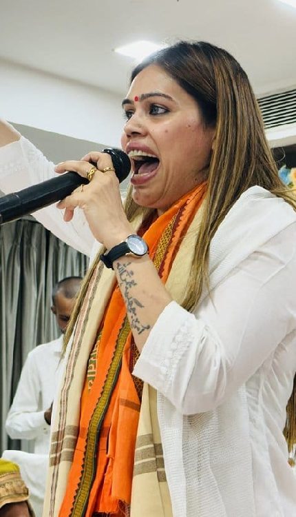 मुश्किल में महाकुंभ वाली मोनालिसा की शादी, नाजिया ने फरमान की पोल खोल दी!