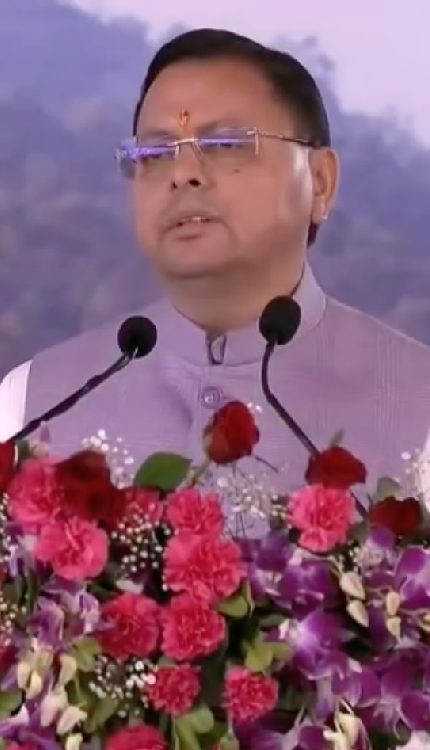 PM Modi के सामने सीएम धामी ने भरी हुंकार ‘2027 में भी बीजेपी लहराएगी परचम’