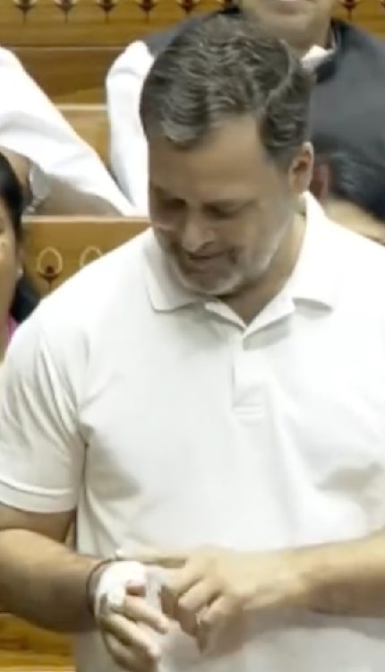 Rahul Gandhi को हाथ में लगी चोट तो Speaker Om Birla ने लिया हालचाल!