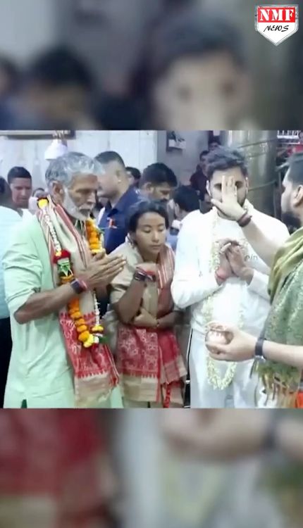 पत्नी अंकिता कुंवर के साथ बाबा महाकाल के दर्शन करने पहुंचे मिलिंद सोमन