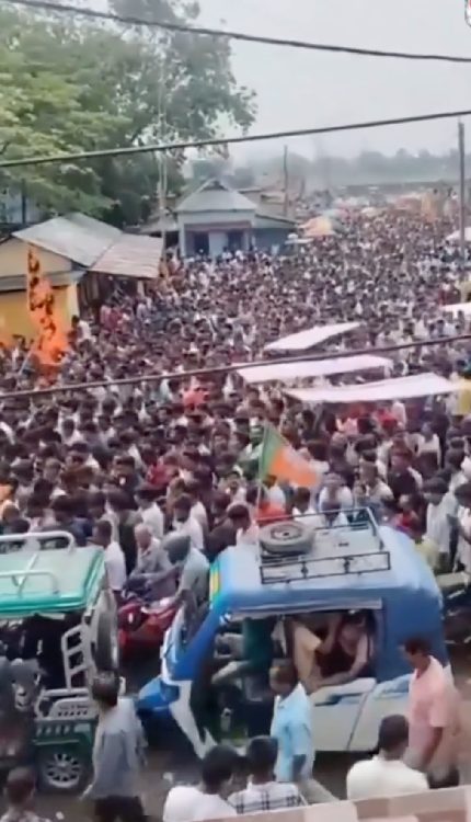 बंगाल में CM योगी में रैली में उमड़ी भीड़, तस्वीरें देख TMC परेशान!