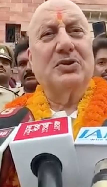 चंदा चोरी के बहाने राम मंदिर को बदनाम करने वालों को एक्टर अनुपम खेर ने दिया मुंहतोड़ जवाब!