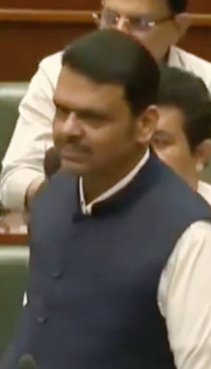 मिसिंग लिंक प्रोजेक्ट पर झूठ बोलने वालों पर भड़के CM Fadnavis, सच दिखाकर की बोलती बंद