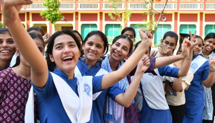 CBSE 10th Result 2025: सीबीएसई 10वीं का रिजल्ट जारी, 93.66% स्टूडेंट्स पास, यहां करें चेक