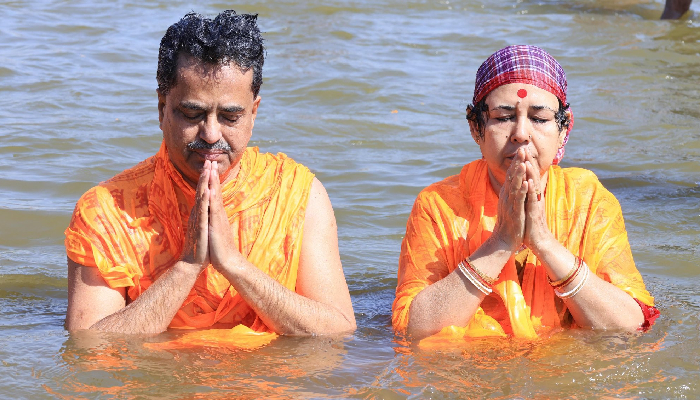 Mahakumbh 2025 : त्रिपुरा के CM ने परिवार सहित संगम में किया पवित्र स्नान