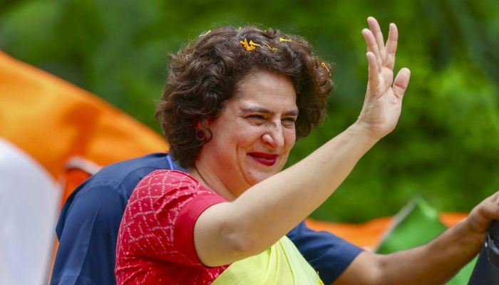 वायनाड में कांग्रेस की जीत का लहराया परचम, BJP को 1 लाख वोटों से पछाड़ रही है प्रियंका गांधी
