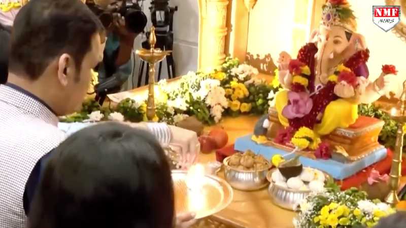 महाराष्ट्र के मुख्यमंत्री देवेंद्र फडणवीस ने गणेश चतुर्थी पर मुंबई में की भव्य पूजा