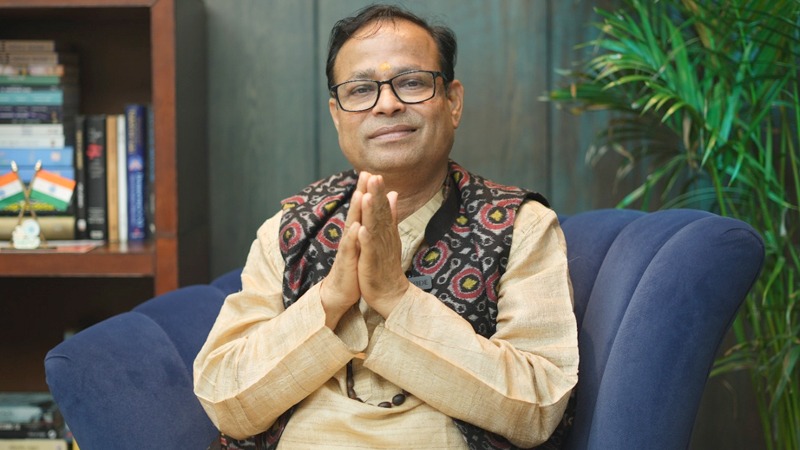 सफेद उल्लू, तोते के बाद अब महाकाल मुखौटा टूटा… क्या बड़ा संकट आने वाला है ?