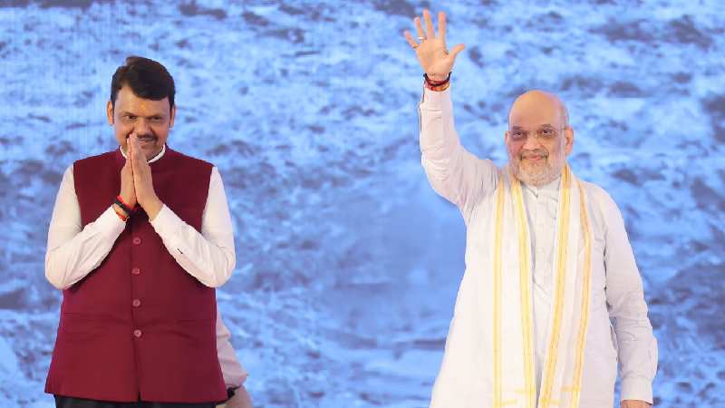 Fadnavis ने 45 मिनट तक Shah से की मुलाक़ात, महाराष्ट्र में होने वाला है बड़ा बदलाव ?