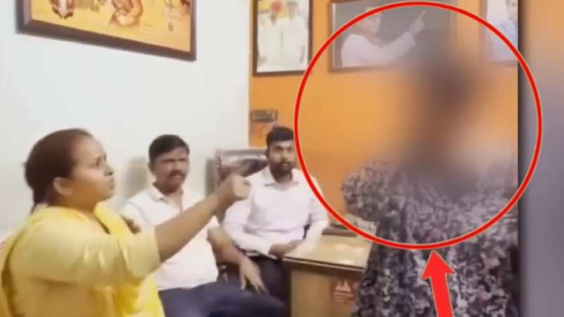 CM Fadnavis की चेतावनी के बाद MNS कार्यकर्ता ने दिखाई गुंडागर्दी, हिंदी बोलने पर महिला को जड़े थप्पड़!