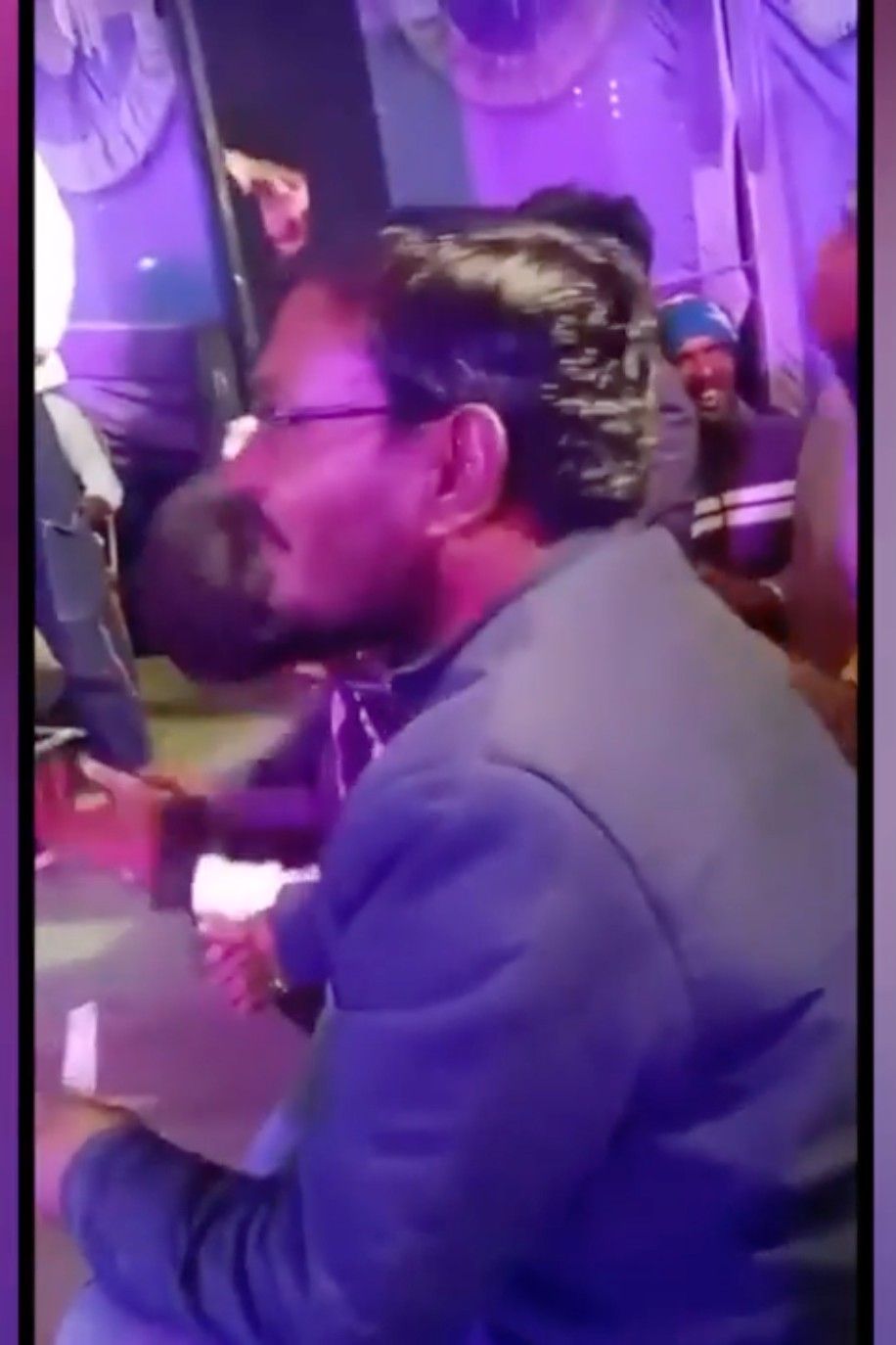 फुटबॉल प्रतियोगिता के बाद रंगारंग कार्यक्रम, हुआ जोरदार डांस