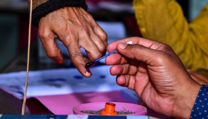 बिना वोटर आईडी कार्ड के भी डाल सकते है वोट, जानें कैसे