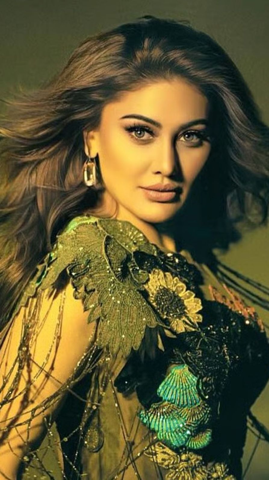 शेफाली जरीवाला: एक गाने से दिलों पर किया राज, अक्षय की फिल्म से किया बॉलीवुड डेब्यू...उनके जीवन की पूरी कहानी..