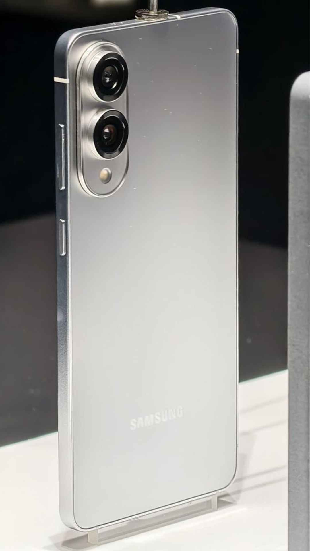 Galaxy S25 Edge: नया फोन, नया अंदाज़ – जानिए क्यों है खास