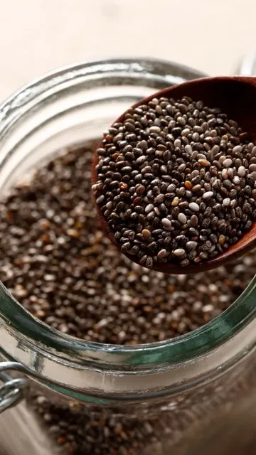 हार्ट अटैक का खतरा होगा कम, कंट्रोल में रहेगी डायबिटीज, जानिए चिया सीड्स के फायदे