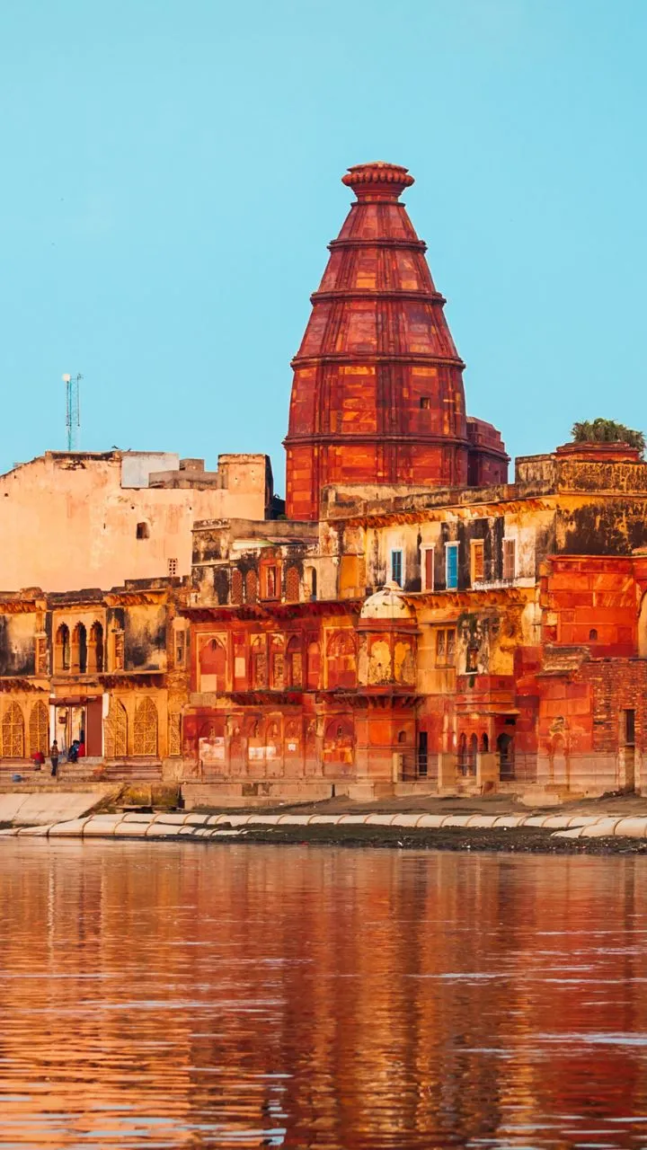 उत्तर प्रदेश में स्थित है ऐसा अनोखा मंदिर, जहां एक साथ होते हैं चारों धाम के दर्शन