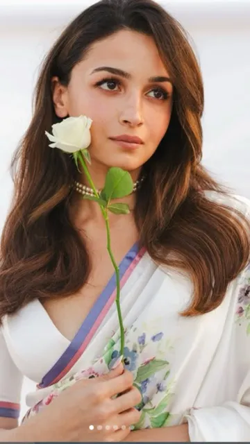 आलिया भट्ट इन 6 फिल्मों के ज़रिए बॉक्स ऑफ़िस पर रचेगी इतिहास, नंबर 2 वाली का सब कर रहे इंतजार!