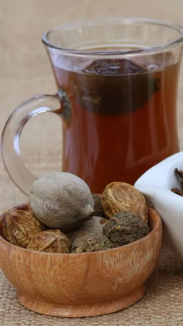 पाचन को रखे दुरुस्त, हड्डियों को रखे मज़बूत, जानें त्रिफला के बेहतरीन फायदे